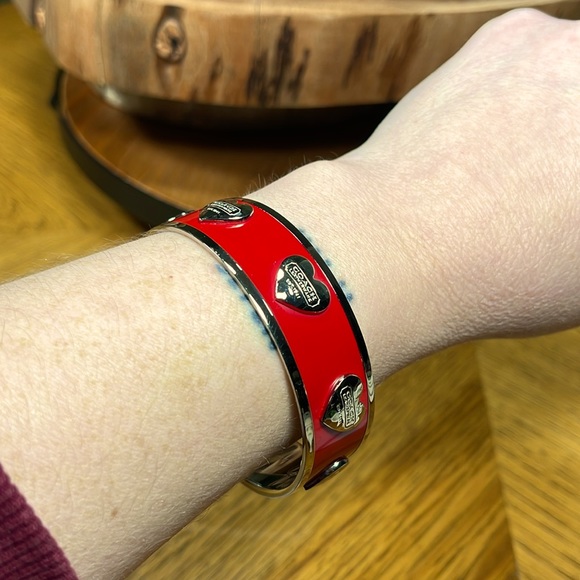 COACH HEART BANGLE - Picture 12 of 12